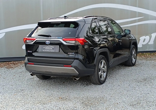 Toyota RAV4 cena 145000 przebieg: 146700, rok produkcji 2020 z Brwinów małe 352
